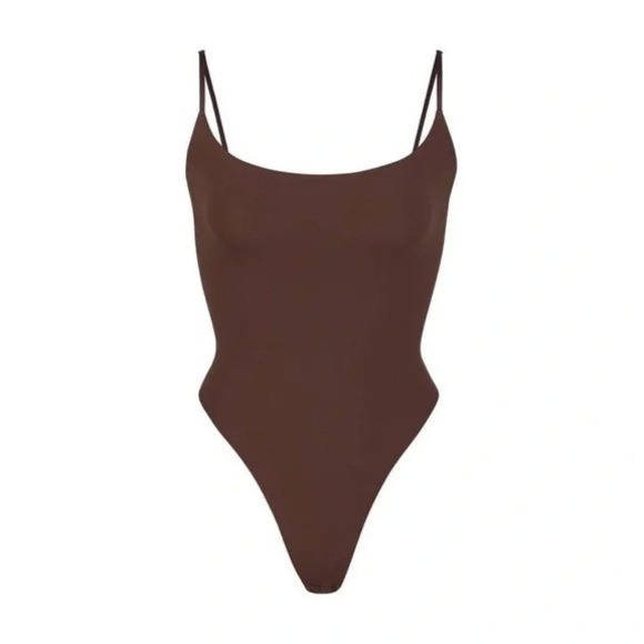 SKIMS Other - NWT Skims Barely There Shapewear Bodysuit Cocoa Brown Thong Size Medium